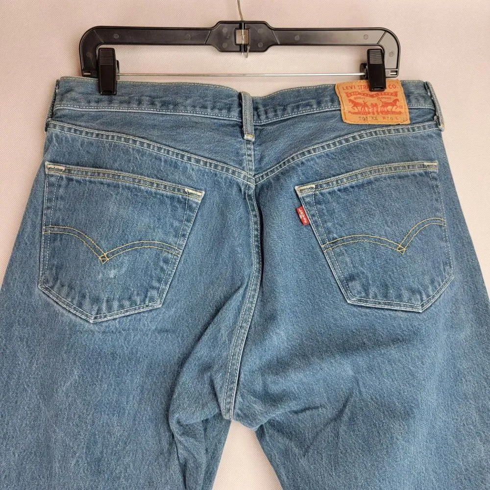 Levis 501 XX Mens Size 36 X 34 Blue Demin Medium Wash Button Fly Jean